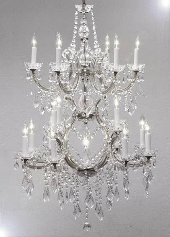 F83-SILVER/7005/21532/13+6A great European tradition. Nothing was ever quite so elegant as the fine crystal chandeliers that lent sparkle to brilliant evenings in palaces and manor houses across Euro